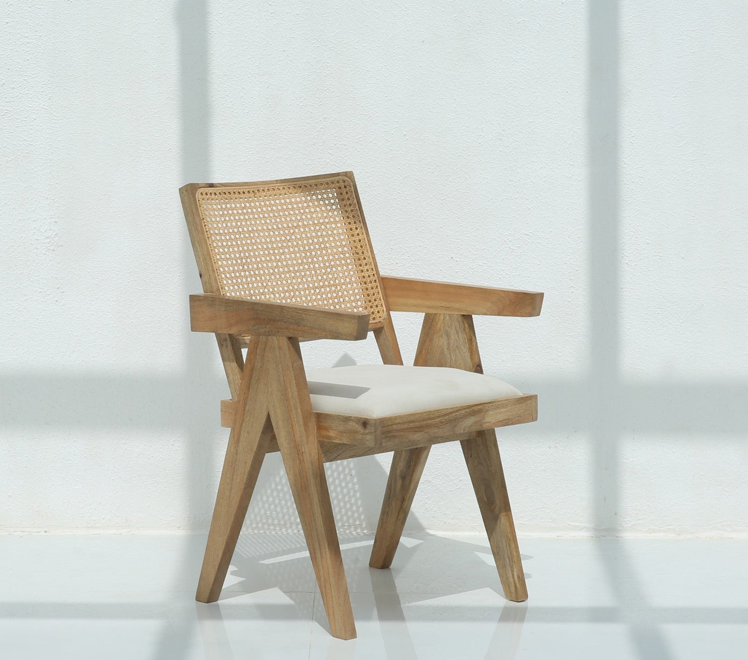 Moiser mango wood closet