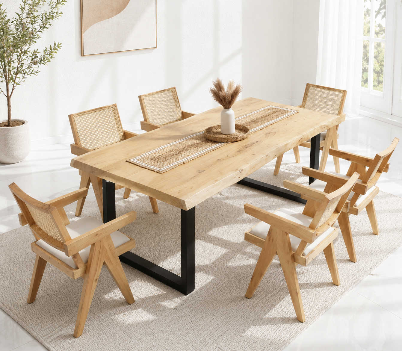 Elegant dining table with modern design – ideal for UAE homes