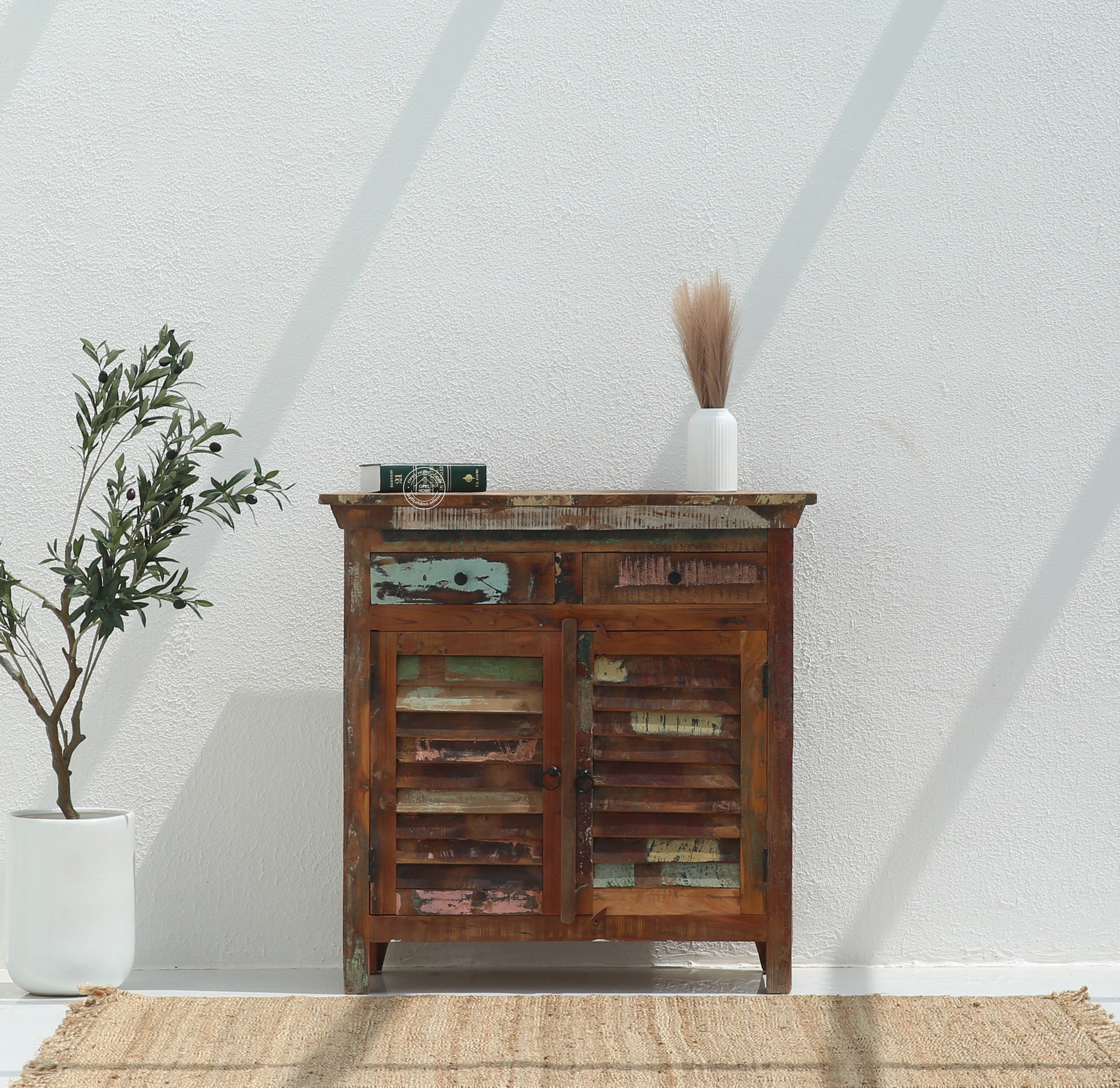 Sifty Wooden 2 Door 2 Drawer Cabinet
