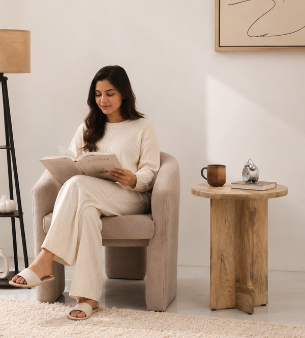 طاولة جانبية خشبية من بولتز - خشب مانجو مصمت، لمسة نهائية طبيعية، مربعة | أوبل هوم الإمارات العربية المتحدة