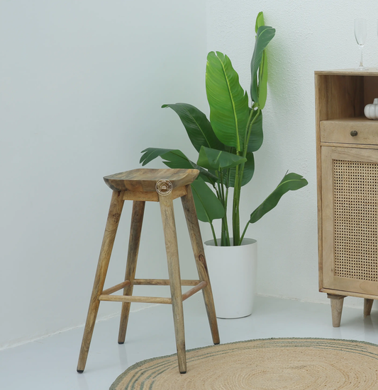 كرسي بار خشبي من فارو - خشب مانجو مصمت، لمسة نهائية طبيعية، ارتفاع ٧٦ سم | أوبل هوم الإمارات العربية المتحدة