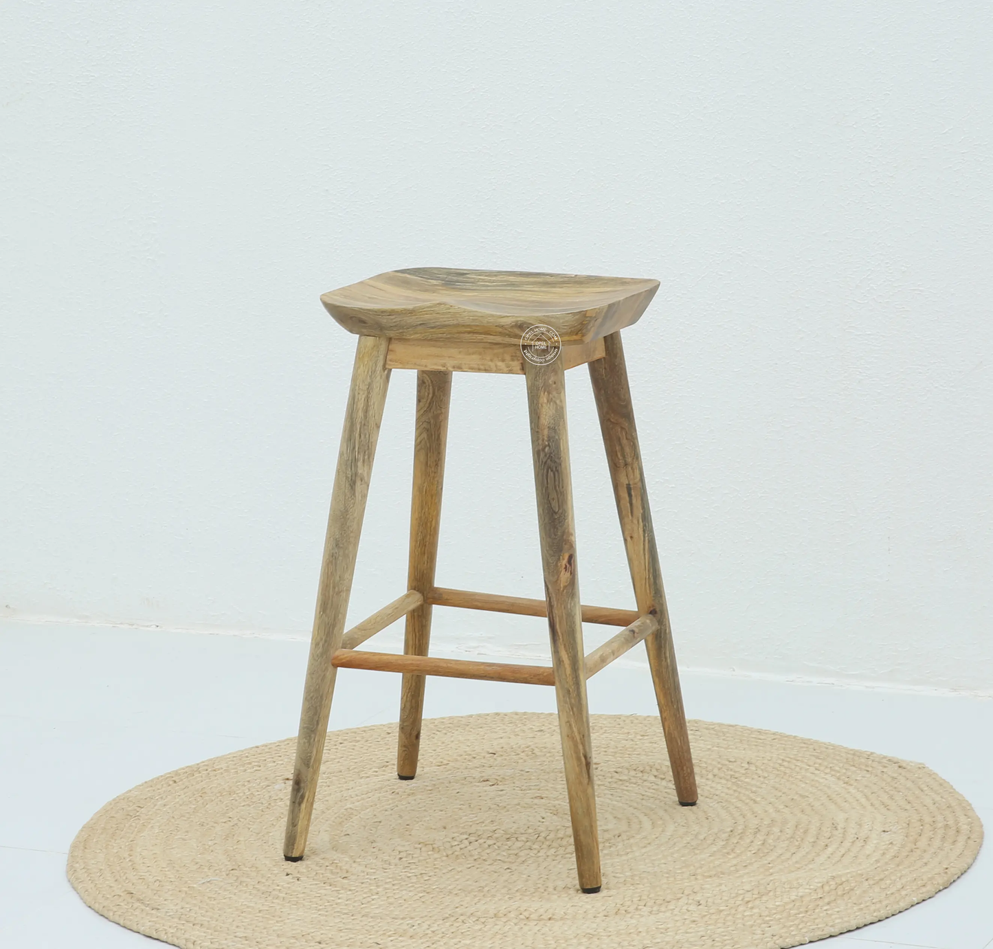 كرسي بار خشبي من فارو - خشب مانجو مصمت، لمسة نهائية طبيعية، ارتفاع ٧٦ سم | أوبل هوم الإمارات العربية المتحدة