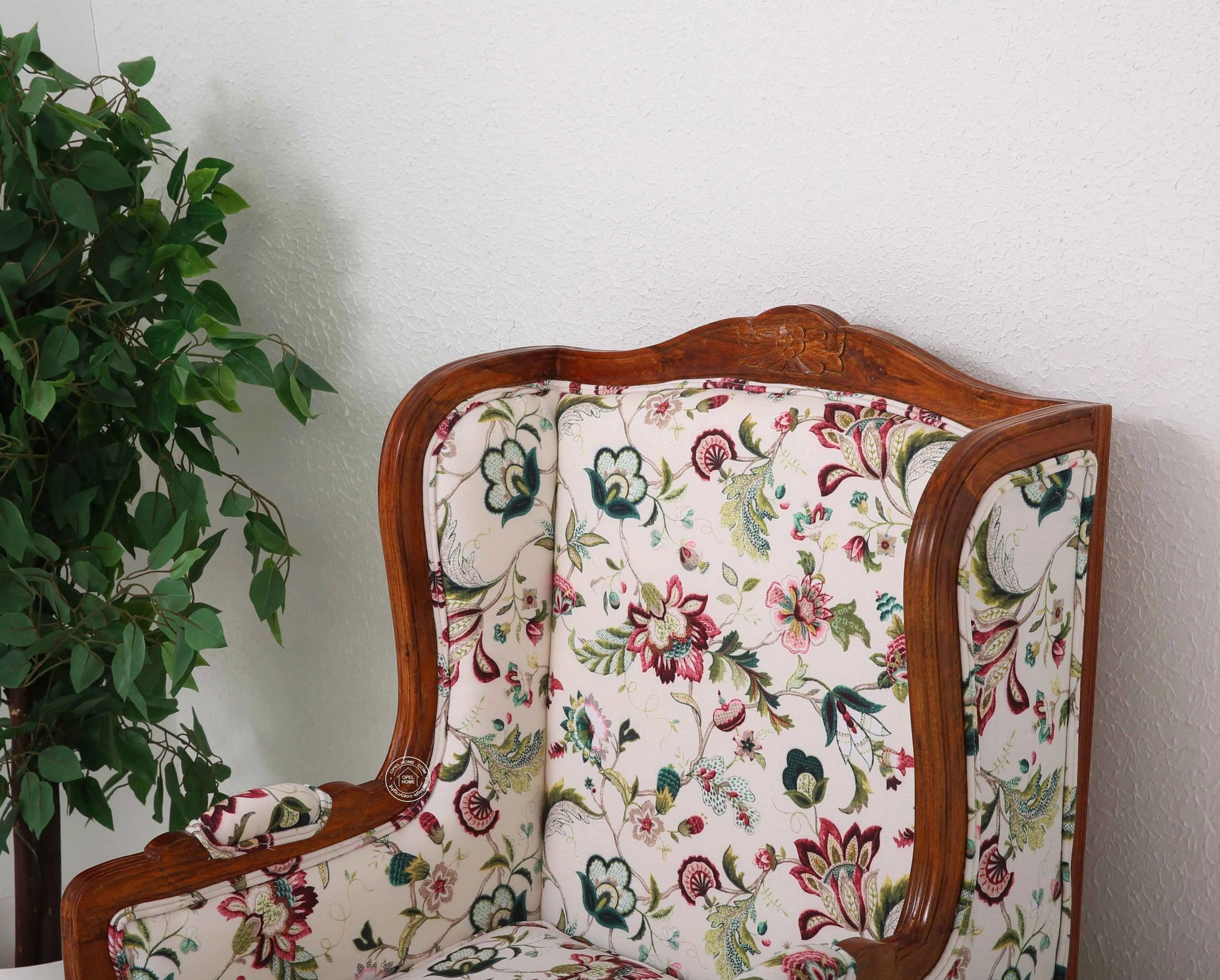 Modura Wooden Lounge Chair – Solid Rosewood, Honey Finish, Boucle Fabric | Opelhome UAE